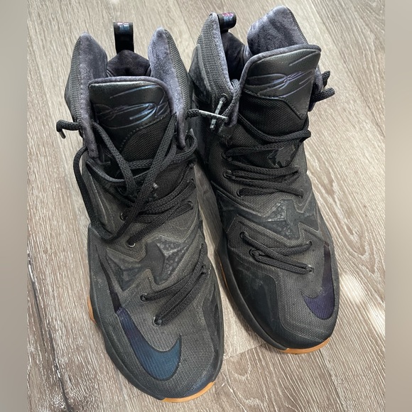 Nike - Picture 2 of 6